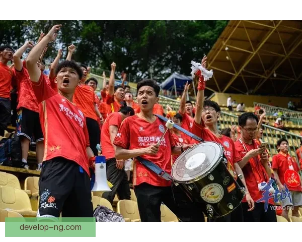 中国足球超级联赛新赛季揭幕战精彩上演 强强对决点燃球迷热情