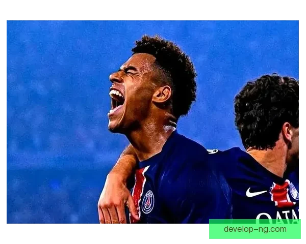 世界杯赛场惊现黑马逆转，球迷热议战术与精彩瞬间