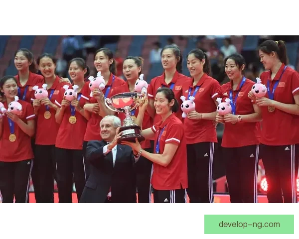 中国女排在世锦赛夺冠创历史最佳表现球迷热议赛场精彩瞬间